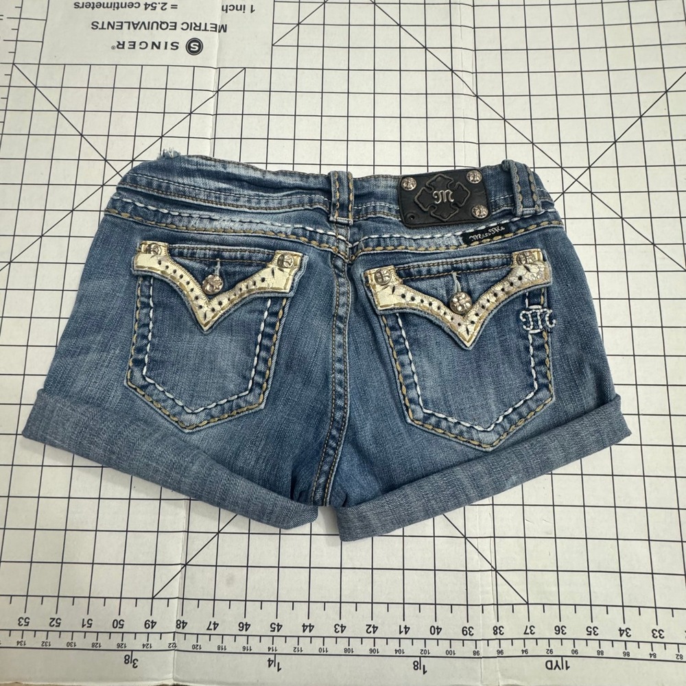 Miss Me JPW5120 Blue Denim Embellished Cuffed Shorts Womens Size 24 Medium Wash